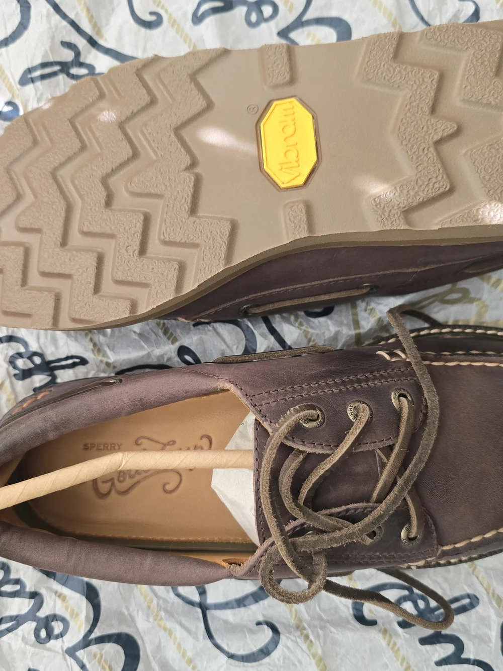 Sperry Brown Leather Boat Shoe - Classic Lace-Up Men’s Deck Shoe